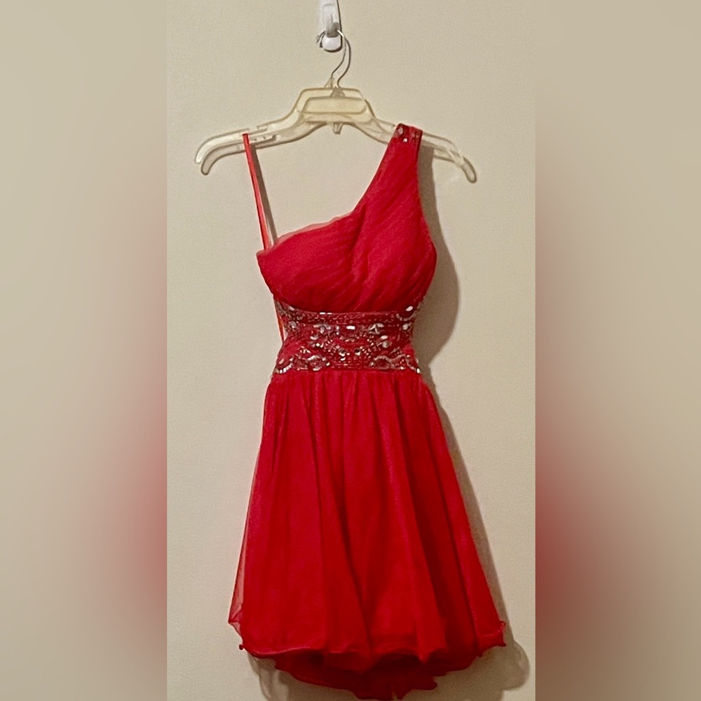 Elegant One-Shoulder Pink Dress with Beaded Waist